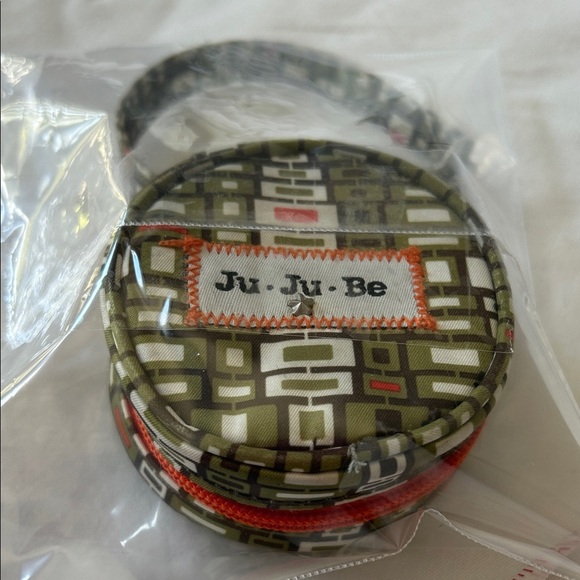 Ju Ju Be Paci Pod Pacifier Holder in Jungle Maze design - Picture 8 of 8